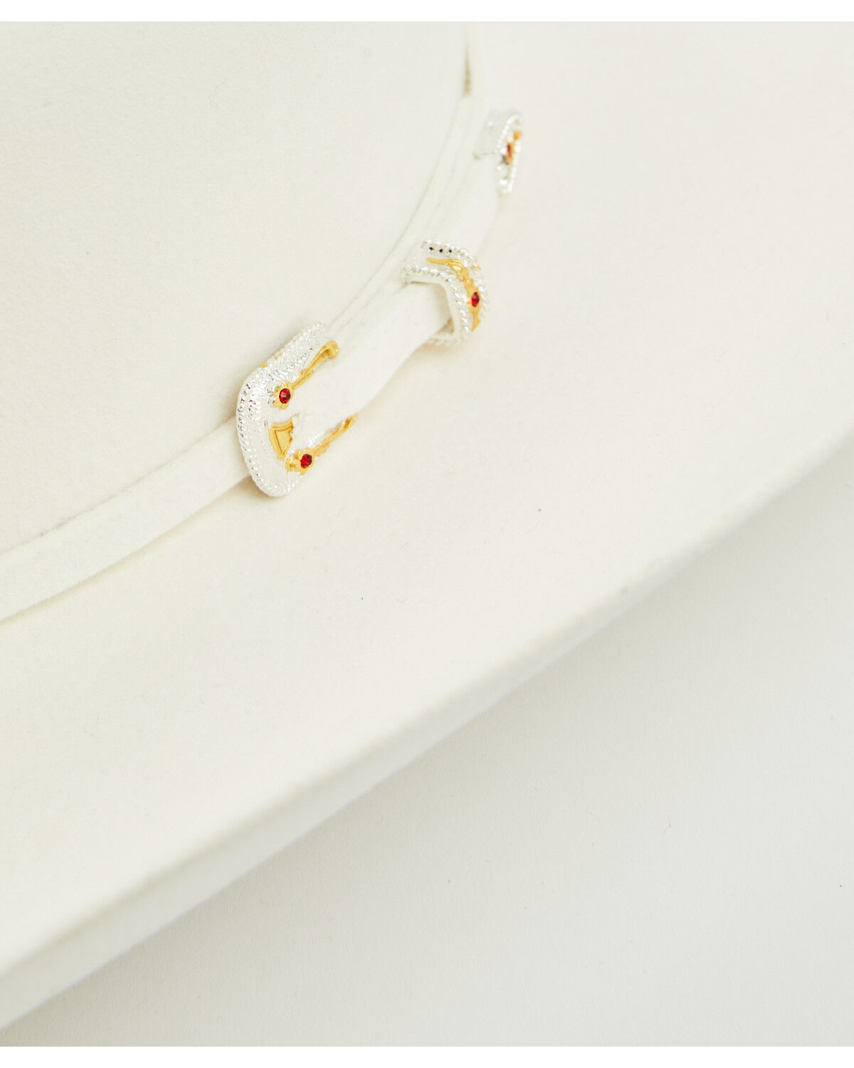 Serratelli - White 6X